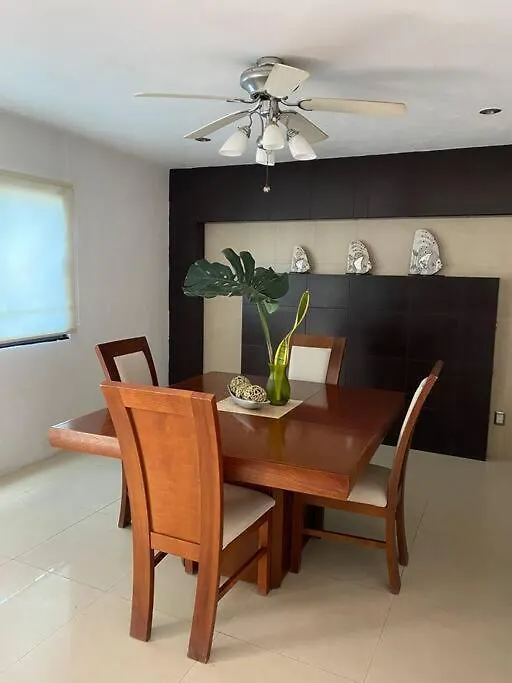Casa Con Alberca Villa Chetumal 0*,
